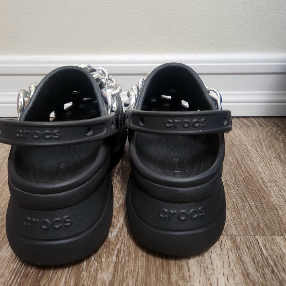 Crocs with chain - Picture 3 of 5